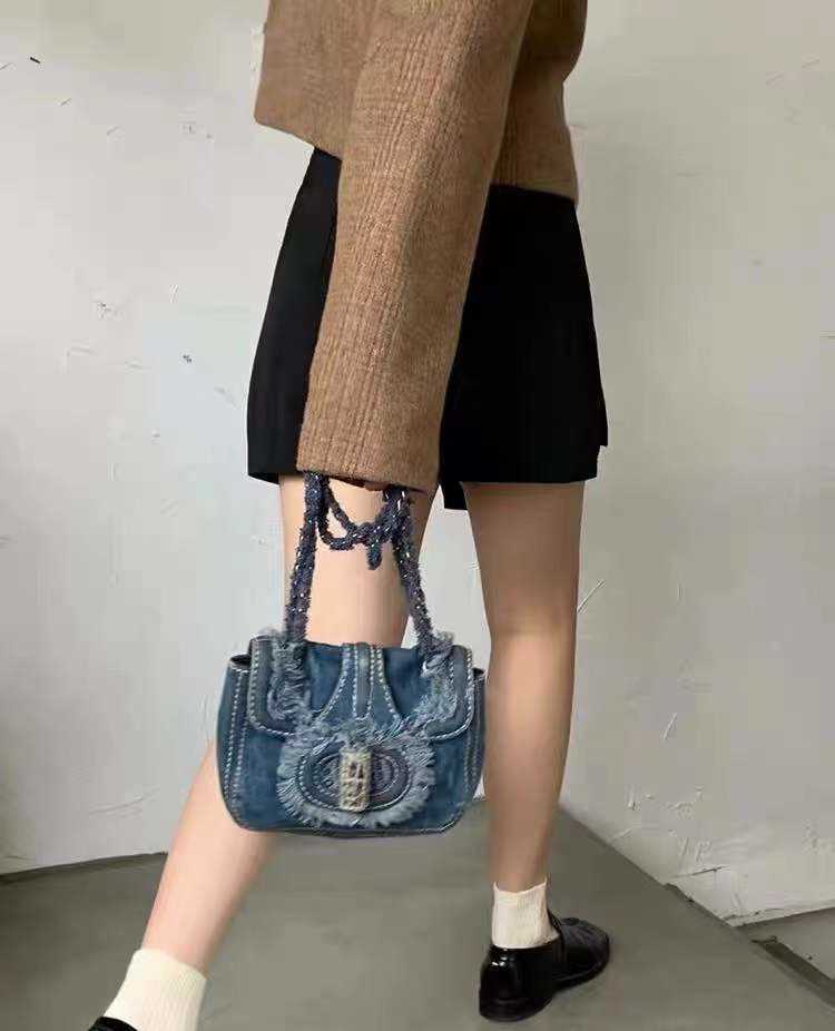 New Shoulder Bags Fashion Versatile Grinding Flower Contrast Color Design Medieval Linen Pig Nose Bag Wandering Backpack for Women 230523