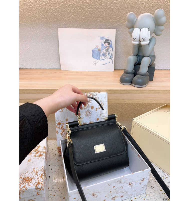 2023 New Women Devotion Bags Shoulder Bag Luxury Designer Crossbody Bags Handbag Wallet handbags messenger Lady Purses tote bags, #d07
2023 New Women Devotion Bags Shoulder Bag Luxury Designer Crossbody Bags Handbag Wallet handbags messenger Lady Purses tote bags, #d07