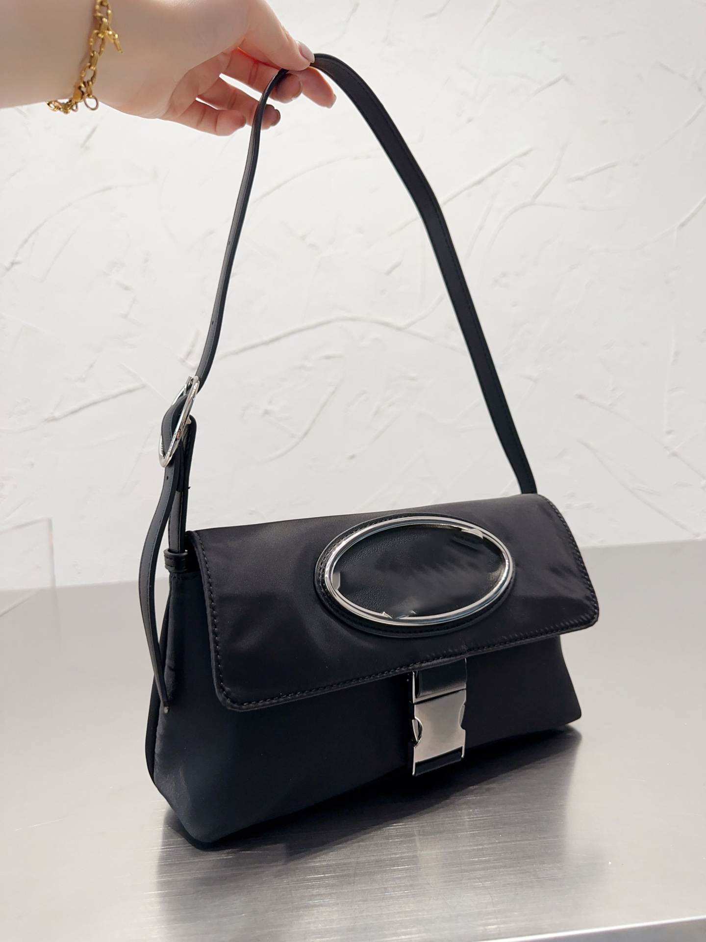 Designers Bags High Quality Handbags Hobo D Purse Nylon Chain Lady Handbag Crossbody Shoulder Wholesale Totes, Black
Designers Bags High Quality Handbags Hobo D Purse Nylon Chain Lady Handbag Crossbody Shoulder Wholesale Totes, Black