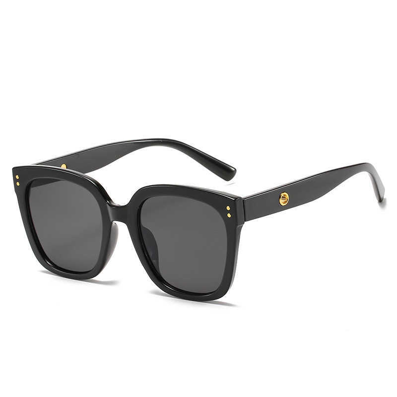 2020 new Jenny and the same Kuku co branded Women ins big face thin Sunglasses UV protection
2020 new Jenny and the same Kuku co branded Women ins big face thin Sunglasses UV protection