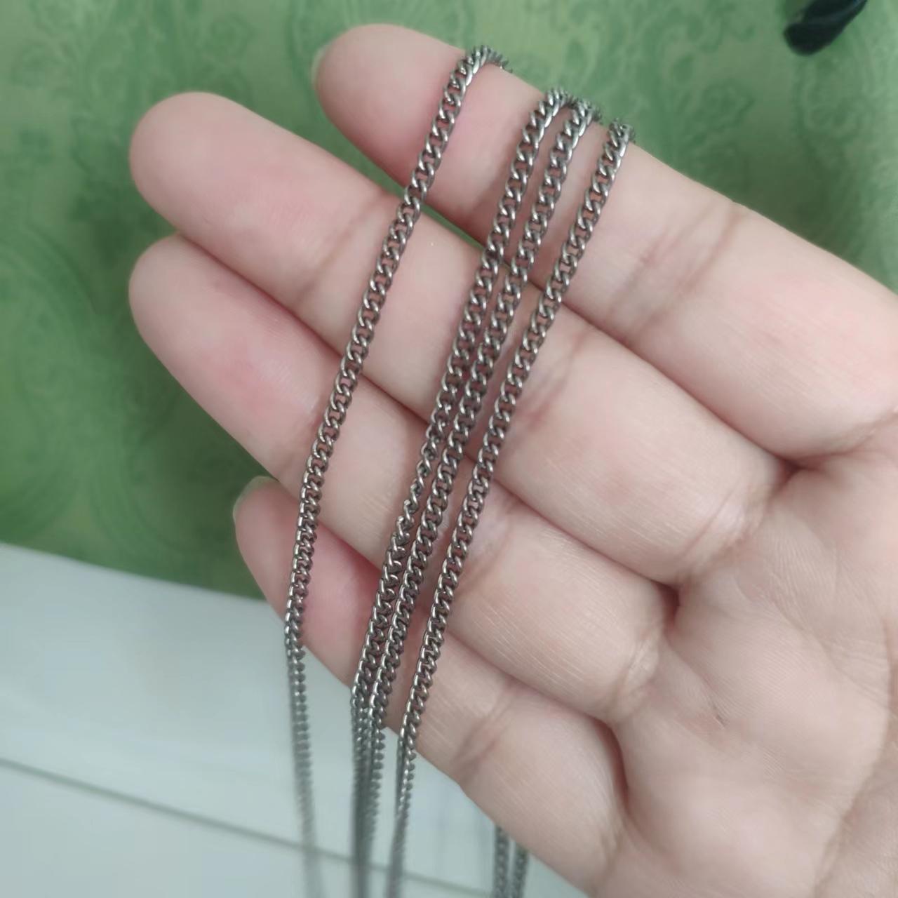 Necklaces TA1 /Grade 1 Soild Titanium 2.2 mm Minimalist Unisex Classic Curb Chain Necklace without Clasp
Necklaces TA1 /Grade 1 Soild Titanium 2.2 mm Minimalist Unisex Classic Curb Chain Necklace without Clasp