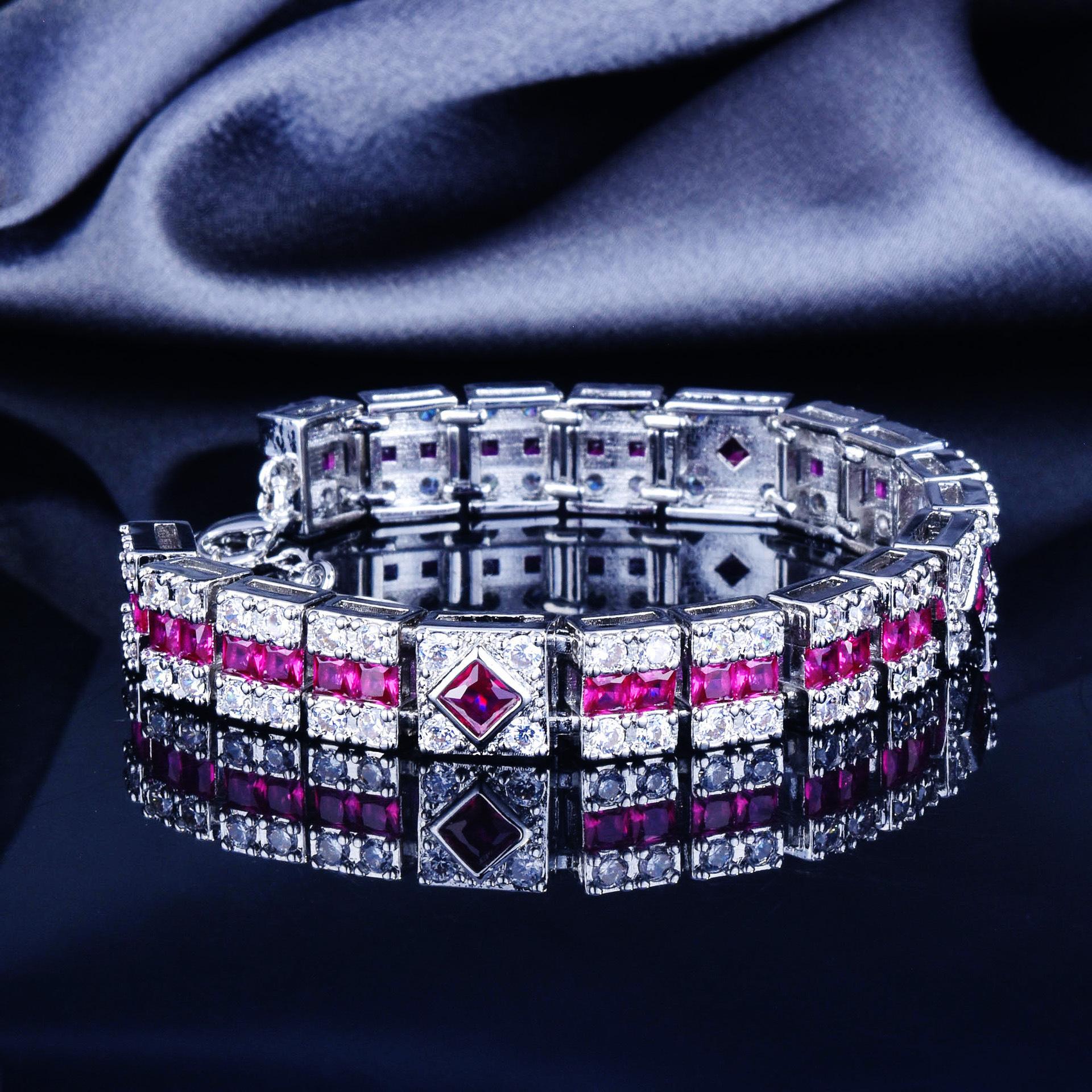 Bangle RUZZALLATI Luxury Full of AAA Cubic Zirconia Bracelets Silver Color Women Bangle n Valentines Gift Wedding Jewelry
Bangle RUZZALLATI Luxury Full of AAA Cubic Zirconia Bracelets Silver Color Women Bangle n Valentines Gift Wedding Jewelry