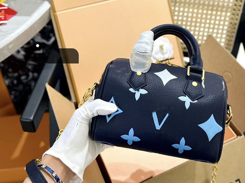 Speedy 20 BANDOULIERES Bag Two Color Stitching Strap Handbag Women Shoulder Bags Luxurys Designer Cross body Pouch Totes Louiseity Purse Viutonity CC, Brown flower
Speedy 20 BANDOULIERES Bag Two Color Stitching Strap Handbag Women Shoulder Bags Luxurys Designer Cross body Pouch Totes Louiseity Purse Viutonity CC, Brown flower