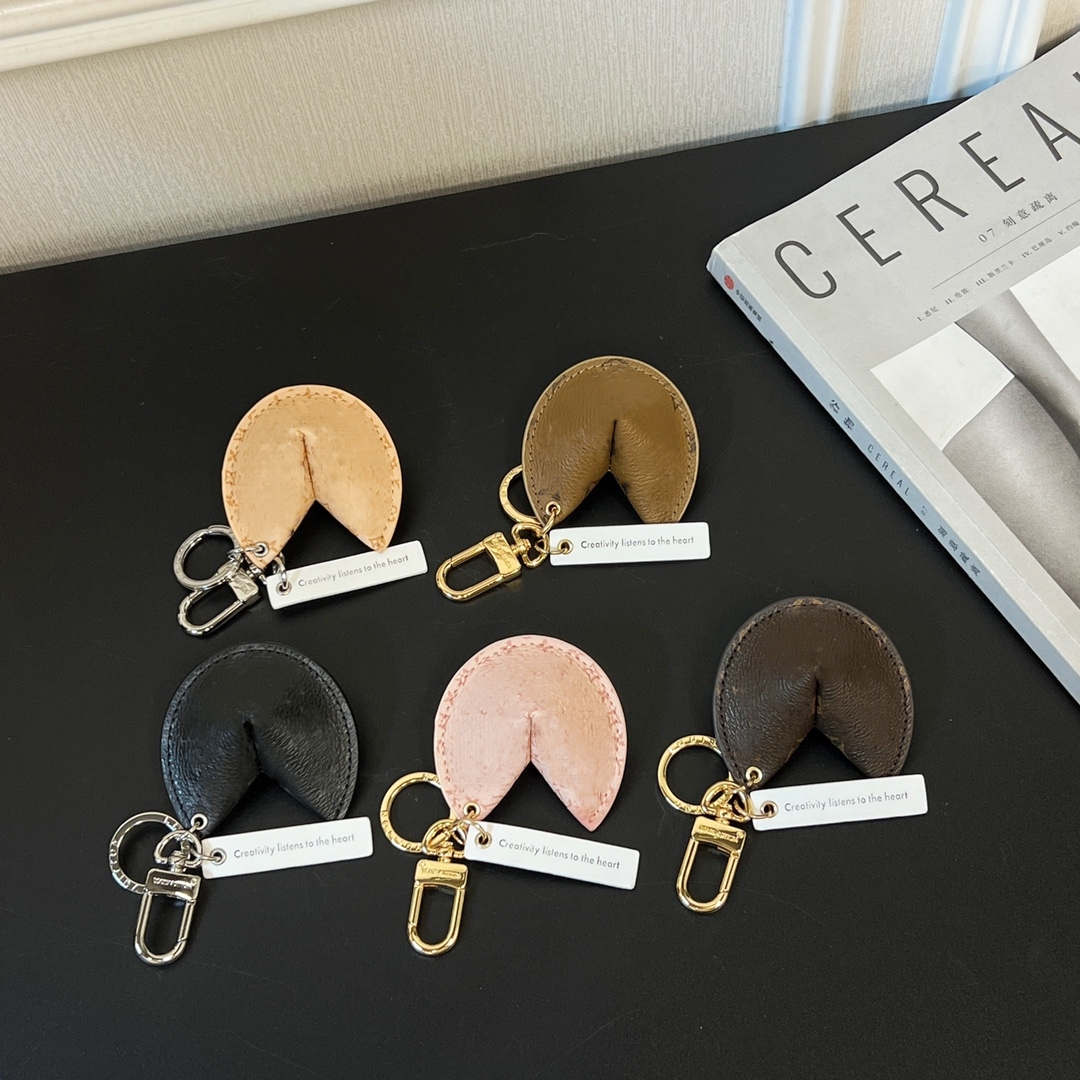 Designer Letter Unisex Key Wallet Luxury Brand Cookie Key Chain Shoulder Bag Handbag Totes Keyring Pendant Classic Designer Women's Purses With Keychain Charms Gift, Pink
Designer Letter Unisex Key Wallet Luxury Brand Cookie Key Chain Shoulder Bag Handbag Totes Keyring Pendant Classic Designer Women's Purses With Keychain Charms Gift, Pink