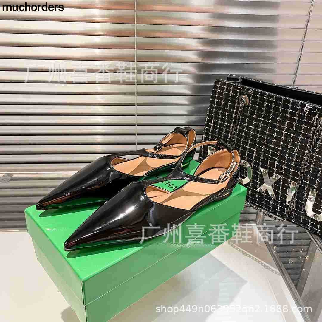 B family pointed buckle flat sole single shoe the first spring 2023 fashion release of the original letter hollow women's shoes, Black
B family pointed buckle flat sole single shoe the first spring 2023 fashion release of the original letter hollow women's shoes, Black