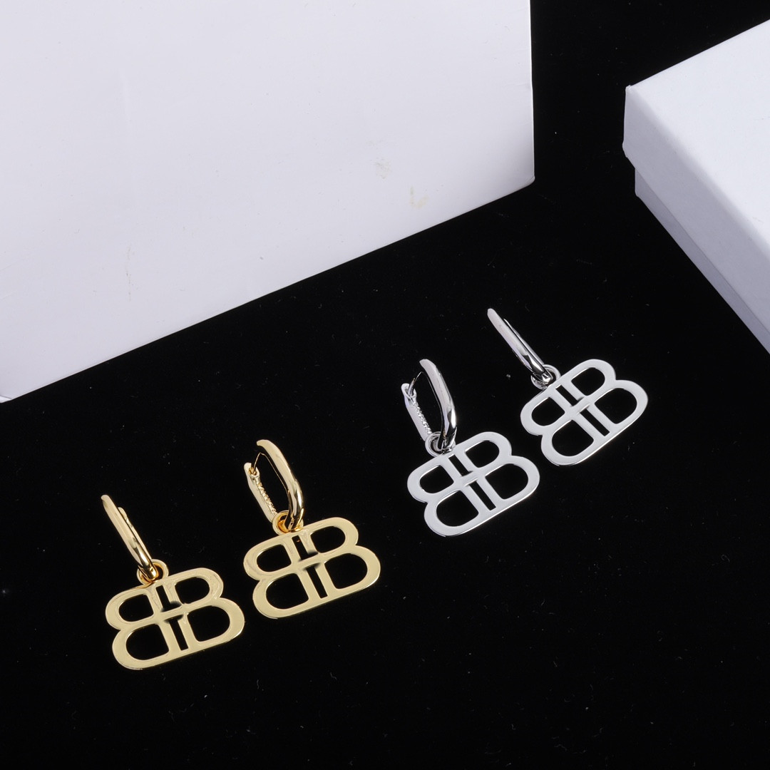 New Luxury Designer Jewelry 18k Gold Plated - Stainless Steel Couple Weddingdesigner earrings Gift Accessories Wholesale 3085
New Luxury Designer Jewelry 18k Gold Plated - Stainless Steel Couple Weddingdesigner earrings Gift Accessories Wholesale 3085