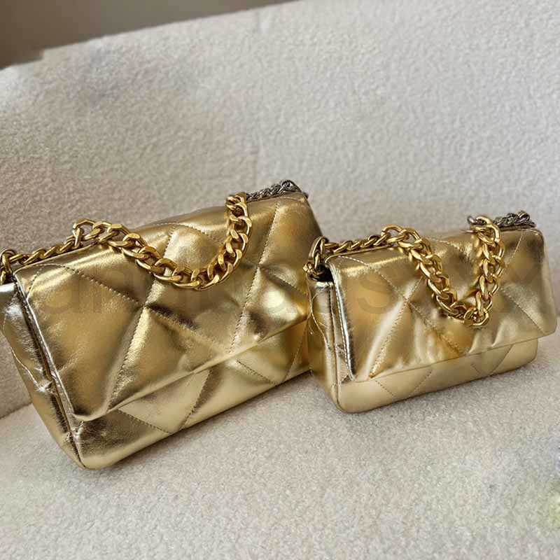 Womens Flap Crossbody Designer Bags Golden Sheepskin Classic Handbags Gold-Tone Metal Thick Handheld Chains Mini Totes Shoulder Bag Han
Womens Flap Crossbody Designer Bags Golden Sheepskin Classic Handbags Gold-Tone Metal Thick Handheld Chains Mini Totes Shoulder Bag Han