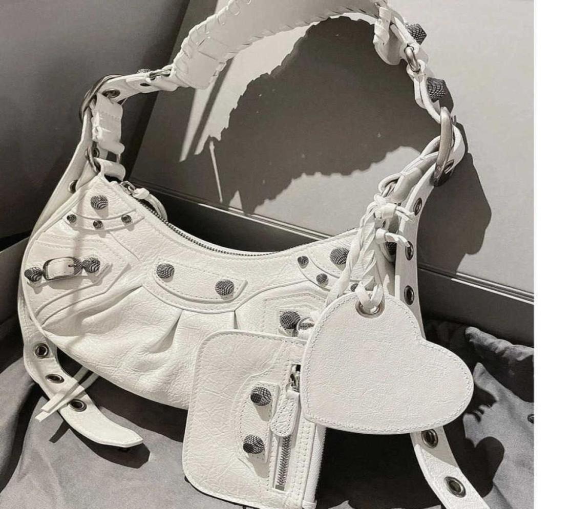 Evening Bags Shoulder Bags Designer Women039s Bag Balanciagas Light Luxury Sweet Spice Girl Locomotive Bag Underarm Bag Rivet T2147088, Lavender
Evening Bags Shoulder Bags Designer Women039s Bag Balanciagas Light Luxury Sweet Spice Girl Locomotive Bag Underarm Bag Rivet T2147088, Lavender