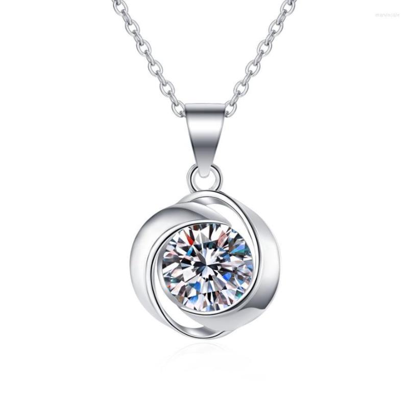 Chains ZFSILVER Fashion Trendy Classic S925 Silver 1ct Moissanite Flower Clover Necklace Women Accessories Luxury Charm Wedding Jewelry
Chains ZFSILVER Fashion Trendy Classic S925 Silver 1ct Moissanite Flower Clover Necklace Women Accessories Luxury Charm Wedding Jewelry