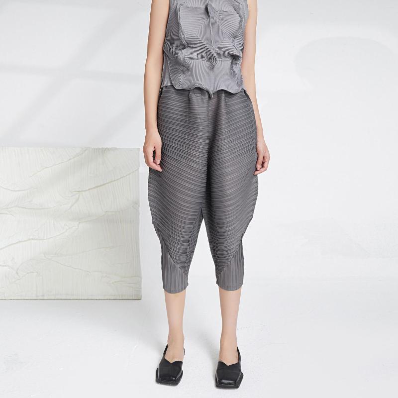 Women's Pants YUDX Miyake Pleated Women's Casual Summer Loose Large Size Slim Cropped Irregular Niche Simple Everything With Haren, Beige
Women's Pants YUDX Miyake Pleated Women's Casual Summer Loose Large Size Slim Cropped Irregular Niche Simple Everything With Haren, Beige