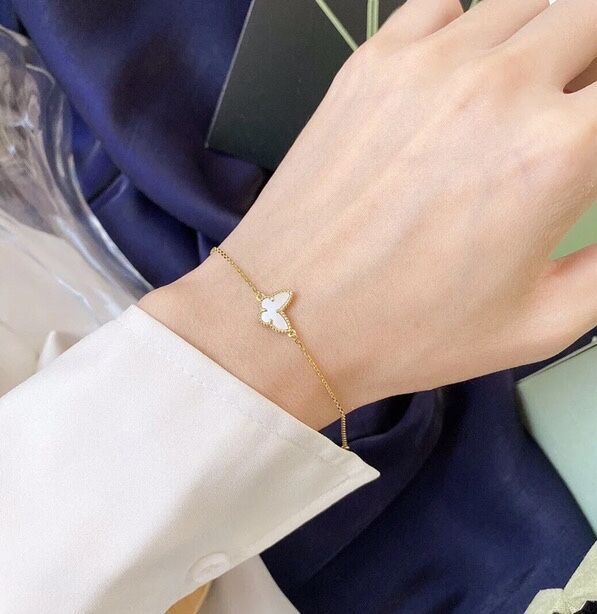 S925 sterling silver sweet butterfly designer charm bracelet for women luxury brand shell short choker clover bangle bracelets necklace earring jewelry MK77