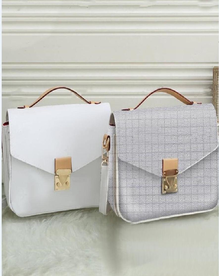 White flower Grid Print Messenger Bags Classic postman handbag Women Shoulder bag Crossbody purse Lady Paris Printing white flower9164457, Gold
White flower Grid Print Messenger Bags Classic postman handbag Women Shoulder bag Crossbody purse Lady Paris Printing white flower9164457, Gold