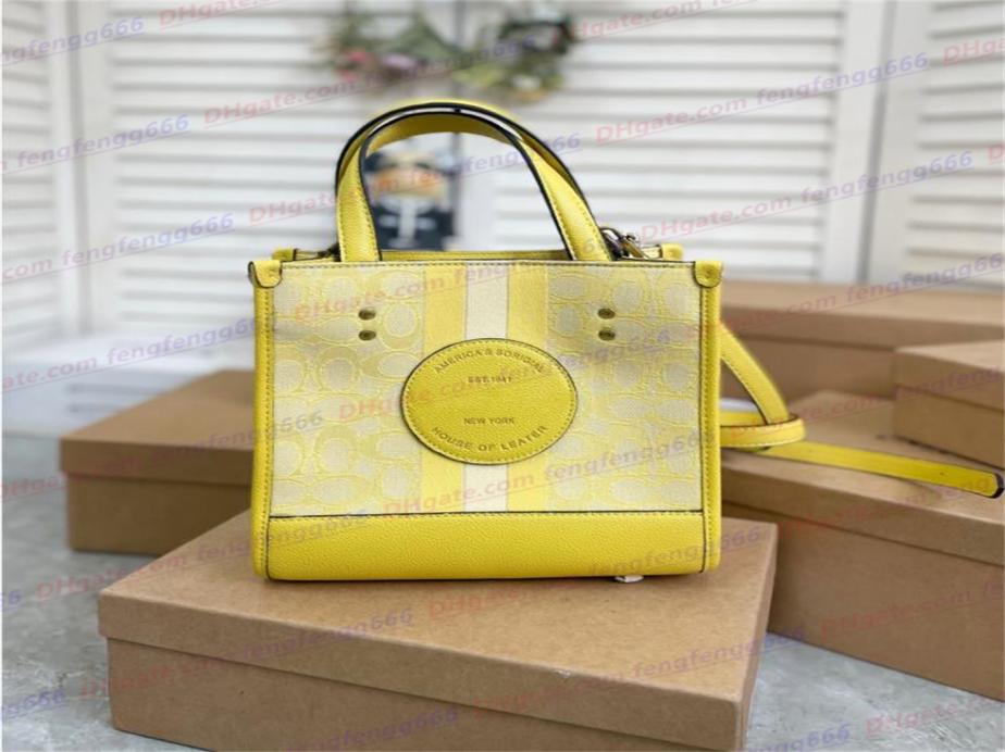 Top Luxury women totes shoulder bags crossbody bag Jacquard embroidery genuine leather purse fashion designer handbags shopping ba8353391, Fuchsia
Top Luxury women totes shoulder bags crossbody bag Jacquard embroidery genuine leather purse fashion designer handbags shopping ba8353391, Fuchsia