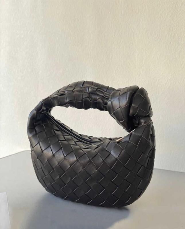 Spring Jodies Bags Bottegas Jodies Cloud Venetas Early Bag Designer Horn 2023 Cassettes Fashion Versatile Woven Women039s Leath3158598, Khaki
Spring Jodies Bags Bottegas Jodies Cloud Venetas Early Bag Designer Horn 2023 Cassettes Fashion Versatile Woven Women039s Leath3158598, Khaki