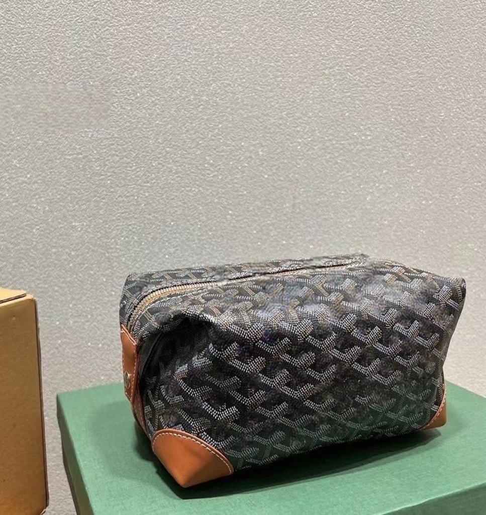 goya luxury designer bag fashionbags handbags wash bag cosmetic pouch woman Same style for men and women Printed logo travel bags 3489422, Red
goya luxury designer bag fashionbags handbags wash bag cosmetic pouch woman Same style for men and women Printed logo travel bags 3489422, Red