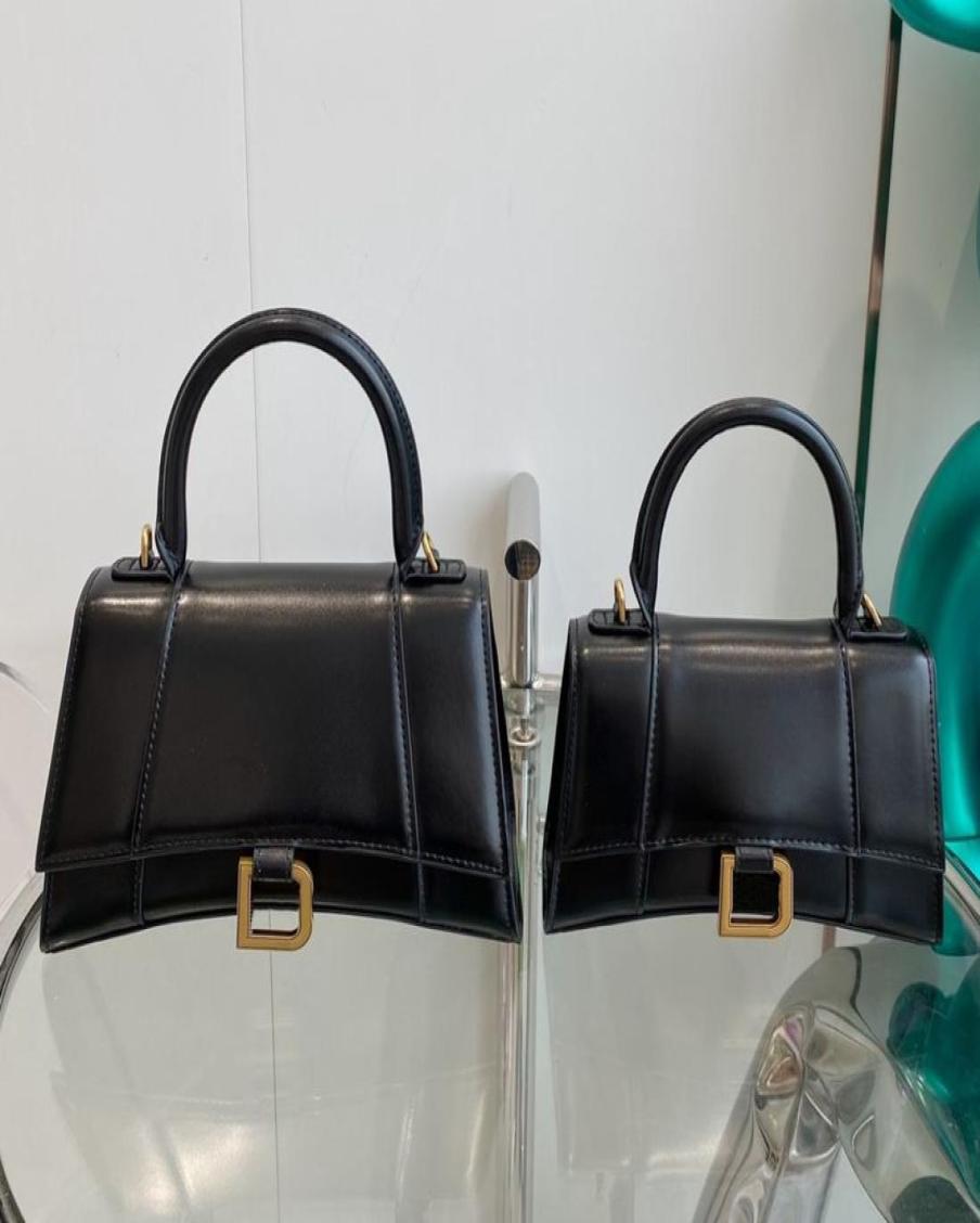 2022 Lady Shopping Bag Fashion designer Handbag Women039s Handbag Shoulder Straddle Half Moon Luxury Leather Classic Retro Wall3325307, Orange
2022 Lady Shopping Bag Fashion designer Handbag Women039s Handbag Shoulder Straddle Half Moon Luxury Leather Classic Retro Wall3325307, Orange