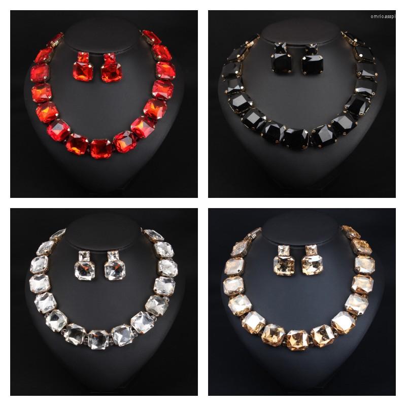 Pendant Necklaces 1pcsEuropean And American 4-color Exaggerated Crystal Short Necklace Collar Chain Women Fashion Top Brand Accessories
Pendant Necklaces 1pcsEuropean And American 4-color Exaggerated Crystal Short Necklace Collar Chain Women Fashion Top Brand Accessories
