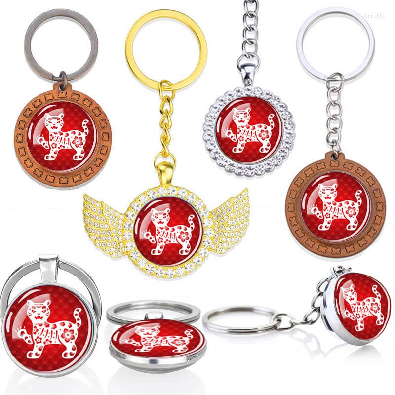 Keychains Esspoc Anime Tiger Keychain Charms Crystal Keyholder China Classic Traditional Paper-cut Cultural Jewelry Souvenirs
Keychains Esspoc Anime Tiger Keychain Charms Crystal Keyholder China Classic Traditional Paper-cut Cultural Jewelry Souvenirs