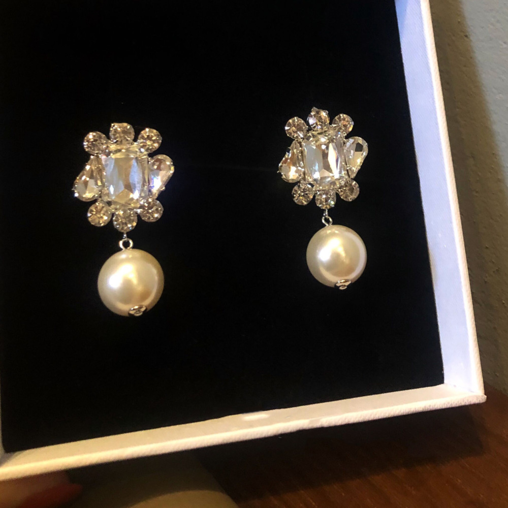 Top Quality Crystal Flower Pearl Earrings Hair Clip Luxury Woman Fancy Jewelry Charm Lovely Wedding Gift
Top Quality Crystal Flower Pearl Earrings Hair Clip Luxury Woman Fancy Jewelry Charm Lovely Wedding Gift