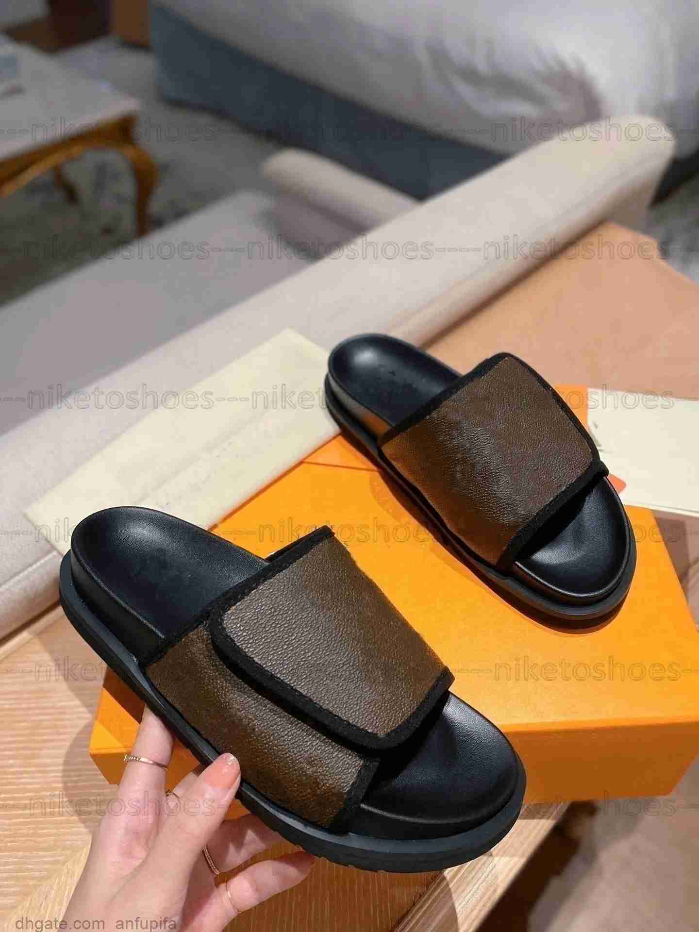 Designer Shoes Miami Mule Slippers leather Flip Flop Flat Slipper top quality sandals Men's and women's slippers brown black Chic Woman Shoes
Designer Shoes Miami Mule Slippers leather Flip Flop Flat Slipper top quality sandals Men's and women's slippers brown black Chic Woman Shoes