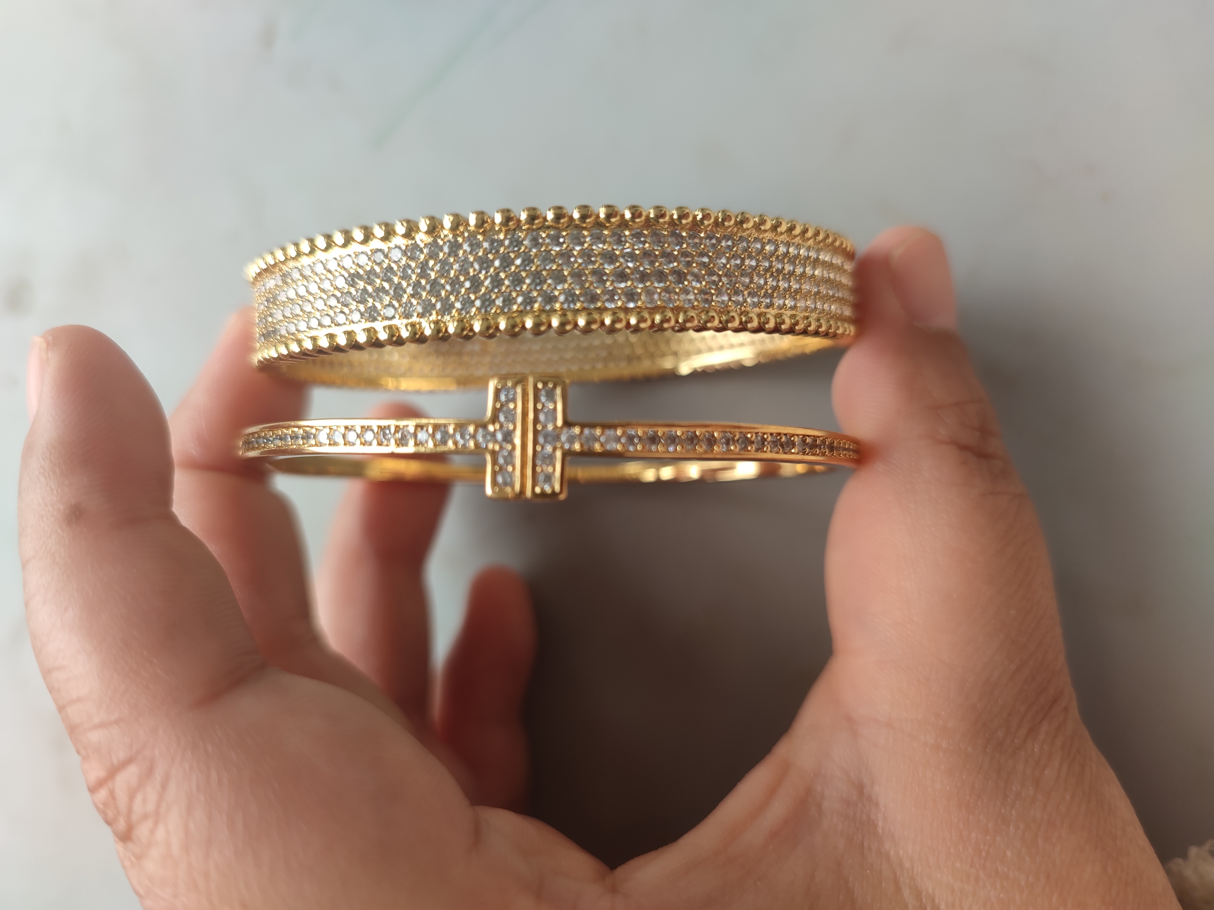 18k gold plated love two t diamond bracelet designer bracelets mens bangle jewelry for Men Women silver high quality jewelry unisex Party Wedding gifts girls sale
18k gold plated love two t diamond bracelet designer bracelets mens bangle jewelry for Men Women silver high quality jewelry unisex Party Wedding gifts girls sale