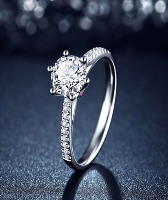HBP fashion Shipai jewelry 925 silver imitation Mosangshi six claw group inlaid zircon 18K White Gold Wedding Ring7823409
HBP fashion Shipai jewelry 925 silver imitation Mosangshi six claw group inlaid zircon 18K White Gold Wedding Ring7823409