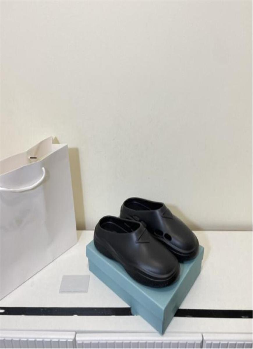 Beach Sandal Classic Flat Woman Slipper Summer Lady Cartoon Big Head Slippers Leather el Bath Fashion Women Slippers Size 35423533236, Brown
Beach Sandal Classic Flat Woman Slipper Summer Lady Cartoon Big Head Slippers Leather el Bath Fashion Women Slippers Size 35423533236, Brown