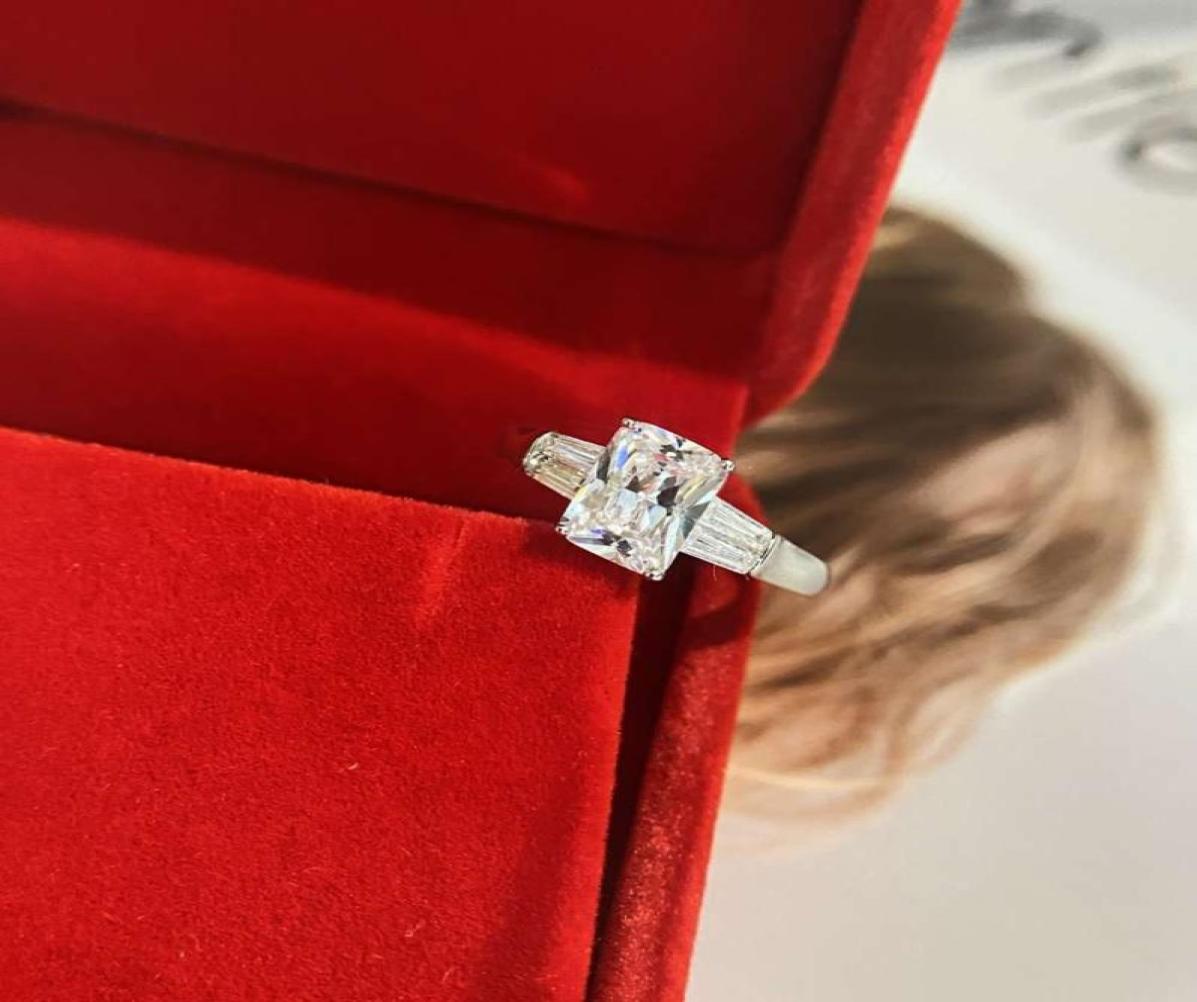HBP fashion luxury Jewelry New High Carbon diamond simulation women039s ring micro inlaid with zircon 6 8mm5665184
HBP fashion luxury Jewelry New High Carbon diamond simulation women039s ring micro inlaid with zircon 6 8mm5665184