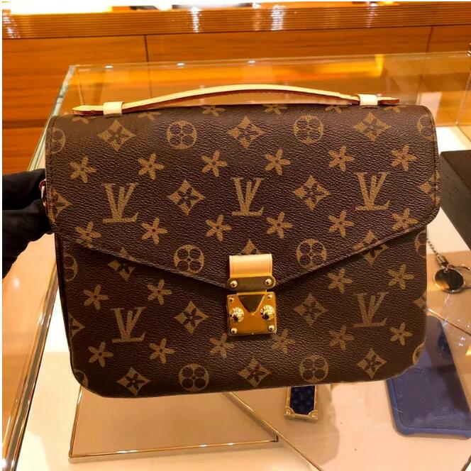 Women Luxurys Designers Bags Handbag Messenger Fashion Shoulder Bag Luxury Crossbody Tote Wallet louise Purse vutton Crossbody viuton Bag, Red
Women Luxurys Designers Bags Handbag Messenger Fashion Shoulder Bag Luxury Crossbody Tote Wallet louise Purse vutton Crossbody viuton Bag, Red