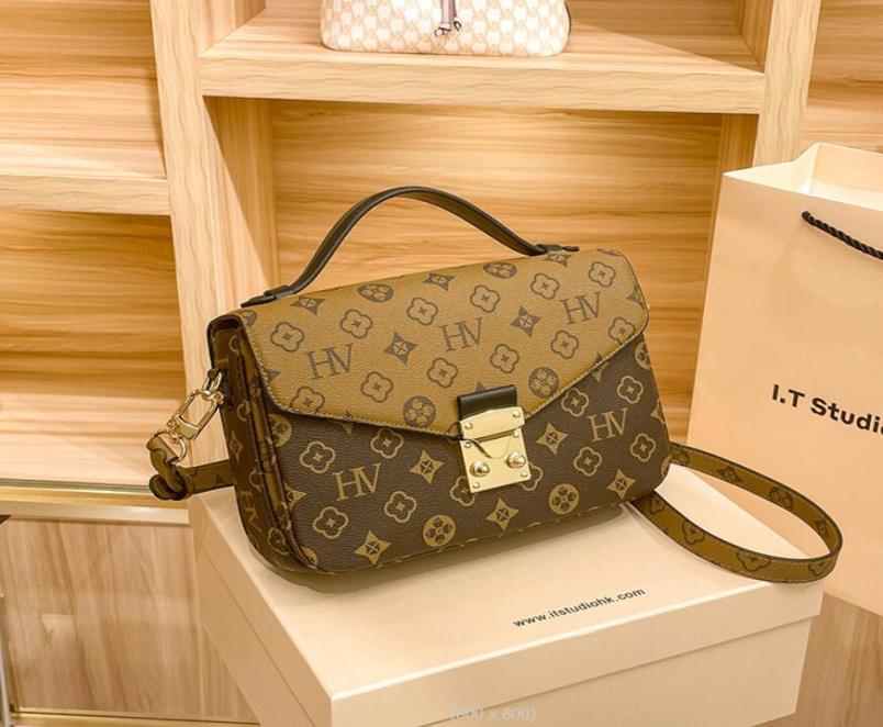 High Quality Bag Handbag women Discount Genuine leather match pattern Date code Serial number Shoulder damier letters plaid M6959263, Silver
High Quality Bag Handbag women Discount Genuine leather match pattern Date code Serial number Shoulder damier letters plaid M6959263, Silver