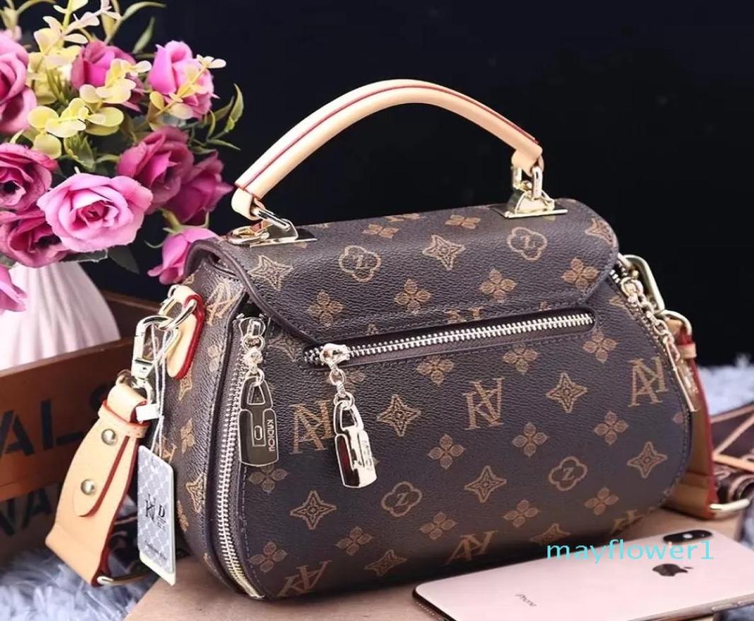 New Brand Fashion Retro Vintage Printed Casual Messenger Bag One Shoulder Big Bag Women Handbag And Handbags Delle Donne Della Bor1407498, Brown
New Brand Fashion Retro Vintage Printed Casual Messenger Bag One Shoulder Big Bag Women Handbag And Handbags Delle Donne Della Bor1407498, Brown