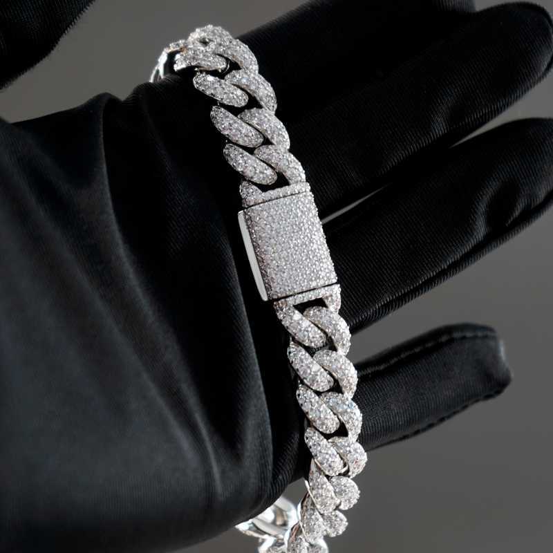 Gold Plated Moissanite Iced Out Diamond 925 Sterling Silver Hip Hopjewelry Necklace Men Cuban Link Chain
Gold Plated Moissanite Iced Out Diamond 925 Sterling Silver Hip Hopjewelry Necklace Men Cuban Link Chain