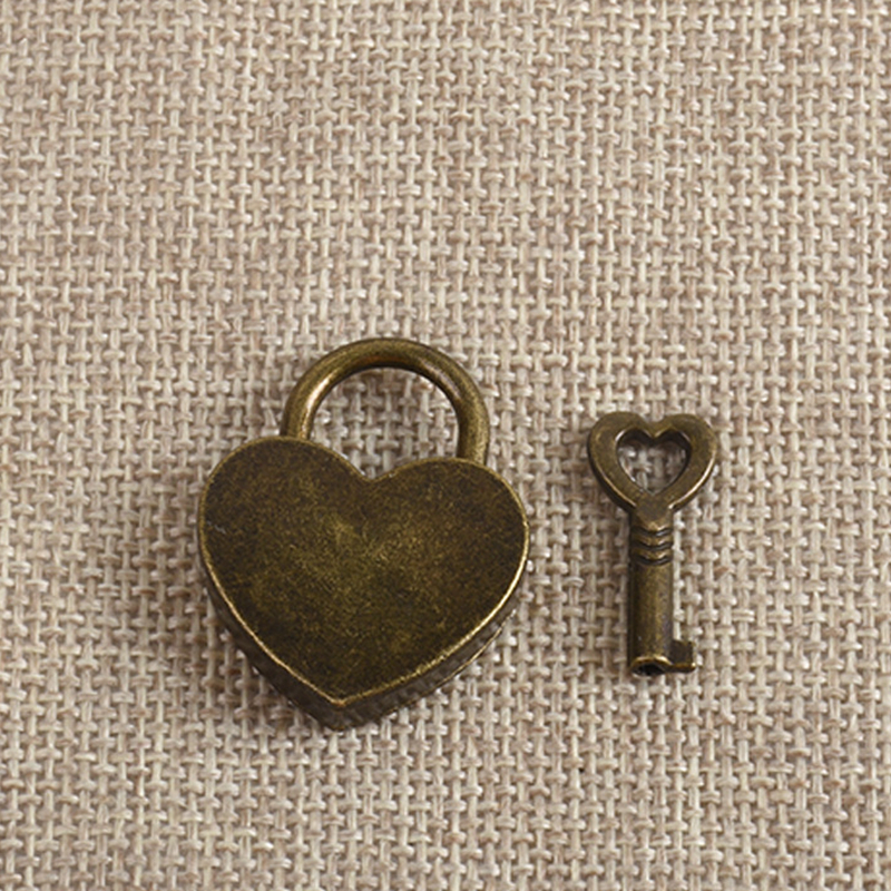 Heart Shape Key Padlocks 25*32*6.5mm Vintage Metal Mini Door Locks Small Bag Suitcase Luggage Box Diary Book Key Lock With Key