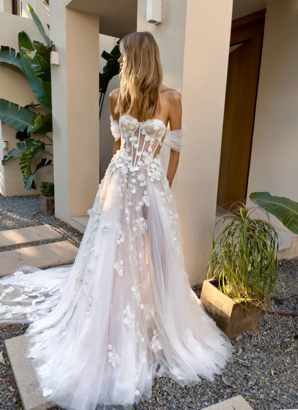 Boho A e Wedding Dresses Bone Bodice Sweetheart 3D Appliques Backless Tulle wedding bridal gowns