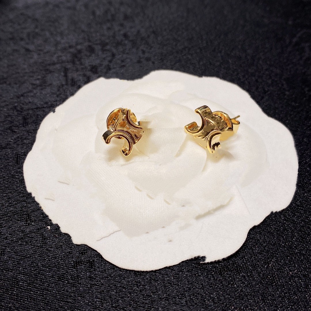 2023 New C-Shaped Earrings Stud Female Niche Design Celinity High-Quality Texture Needle Retro Temperament Jewelry Gift AC2g
2023 New C-Shaped Earrings Stud Female Niche Design Celinity High-Quality Texture Needle Retro Temperament Jewelry Gift AC2g