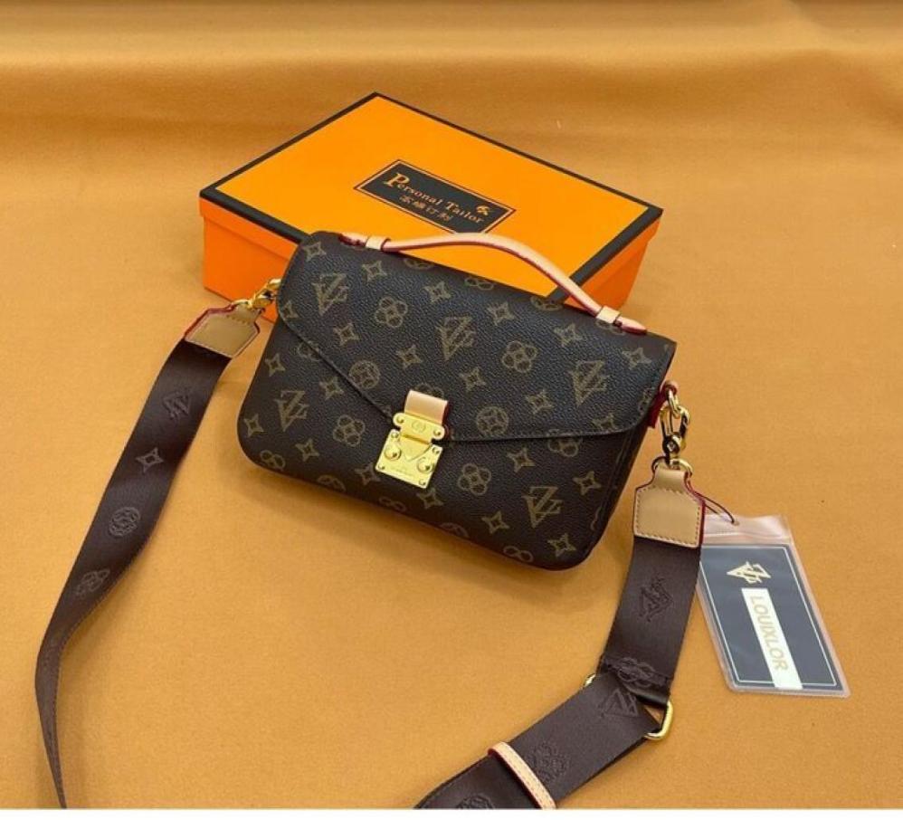 Luxurys Designers Crossbody Bag Women Handbag Pochette Messenger Bags Oxidizing Leather METIS Elegant Shoulder Bags Crossbody Bag 6492820, Sky blue
Luxurys Designers Crossbody Bag Women Handbag Pochette Messenger Bags Oxidizing Leather METIS Elegant Shoulder Bags Crossbody Bag 6492820, Sky blue