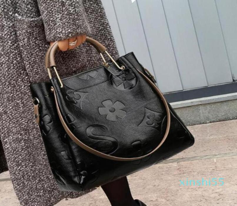 Big Women Bucket Bag Female Shoulder Bags Large Size Vintage Soft Leather Lady Cross Body Handbag for Hobos Tote18438358, Blue
Big Women Bucket Bag Female Shoulder Bags Large Size Vintage Soft Leather Lady Cross Body Handbag for Hobos Tote18438358, Blue