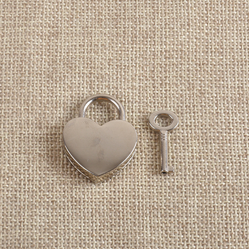 Heart Shape Key Padlocks 25*32*6.5mm Vintage Metal Mini Door Locks Small Bag Suitcase Luggage Box Diary Book Key Lock With Key