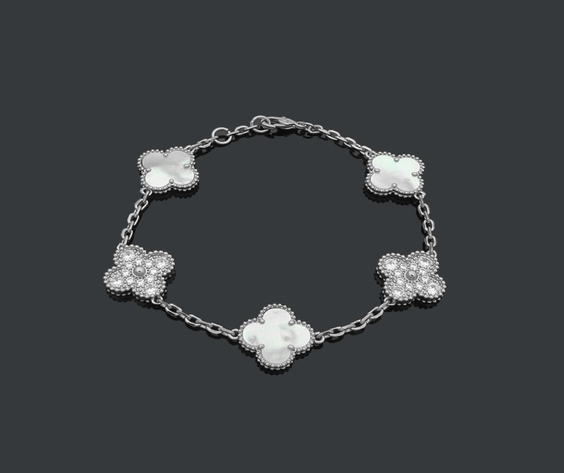 Luxury designer jewelry Women bracelets Fashion men and women chains Style flower strap diamond bracelets specially designed for j9211049
Luxury designer jewelry Women bracelets Fashion men and women chains Style flower strap diamond bracelets specially designed for j9211049