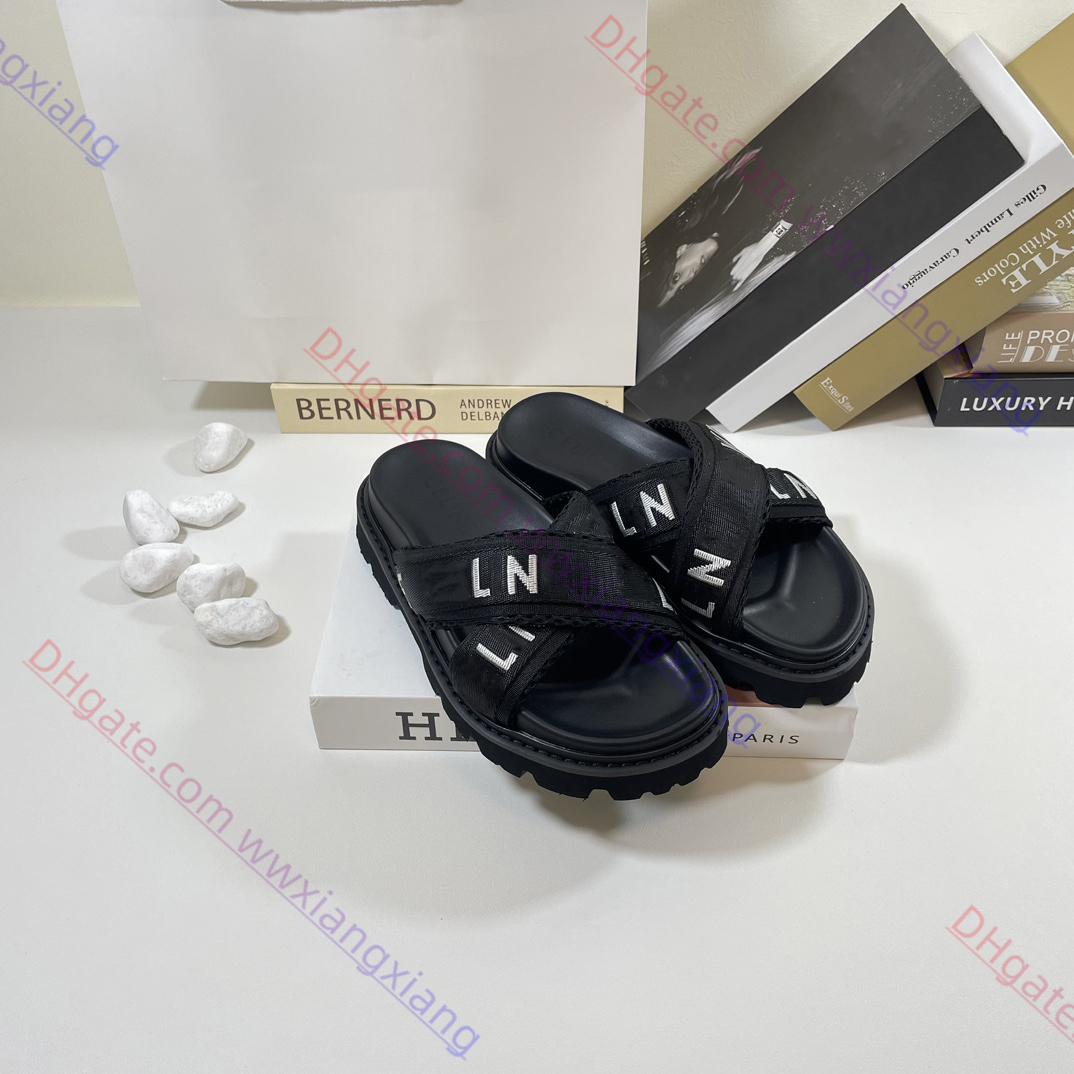 High quality Designer women luxury Bulky Slippers Summer Beach Genuine Leather Adjustable buckle Sandals Thick bottom Paris Fashion Casual shoes Open Toe sliders, #2
High quality Designer women luxury Bulky Slippers Summer Beach Genuine Leather Adjustable buckle Sandals Thick bottom Paris Fashion Casual shoes Open Toe sliders, #2