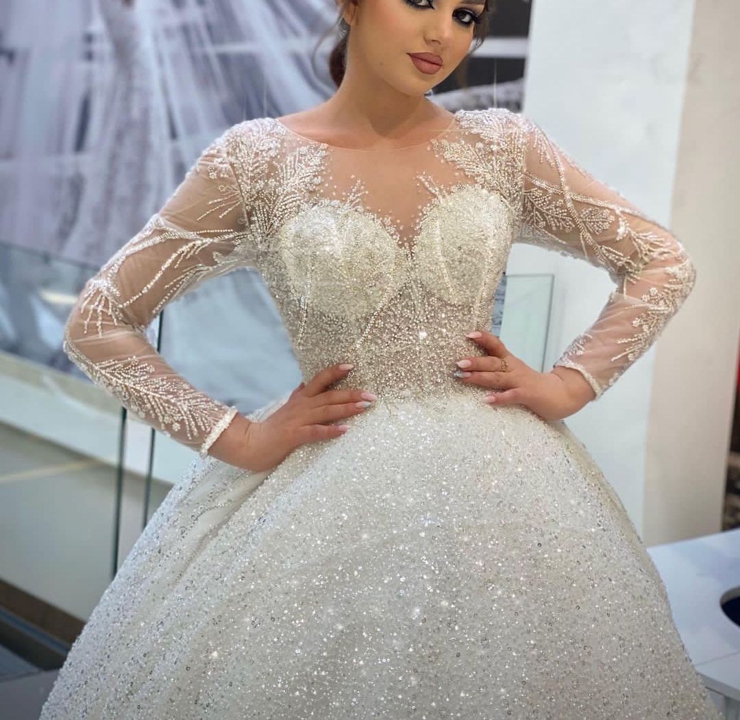 Luxury Ball Gown Wedding Dresses Long Sleeves V Neck Sequins Applique Ruffles Bridal Gowns Beaded 3D Lace Diamonds Plus Size Gowns Custom Made Vestido