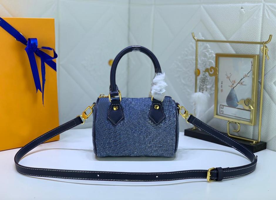2022 original high quality designer bag nano fast tote bag shoulder crossbody bag mini bags 811685933195, Blue
2022 original high quality designer bag nano fast tote bag shoulder crossbody bag mini bags 811685933195, Blue
