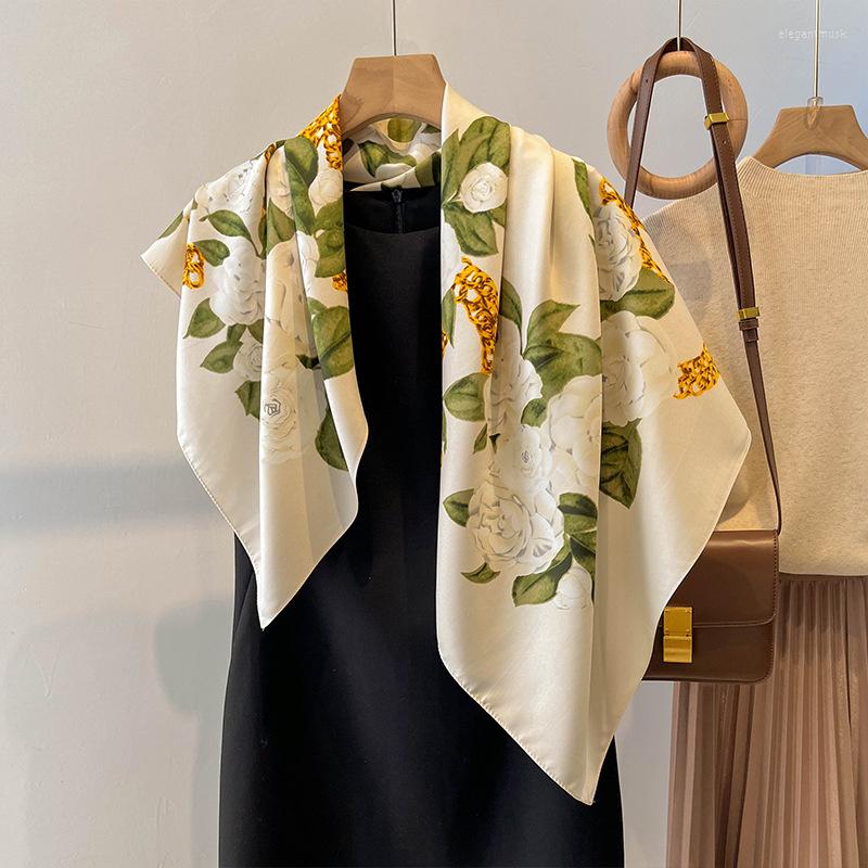 Scarves Oil Rose 2023 Spring Summer 90 90cm Scarf For Women Designer Hijab Bandana Handkerchief Silk Wrap Apparel Accessories
Scarves Oil Rose 2023 Spring Summer 90 90cm Scarf For Women Designer Hijab Bandana Handkerchief Silk Wrap Apparel Accessories