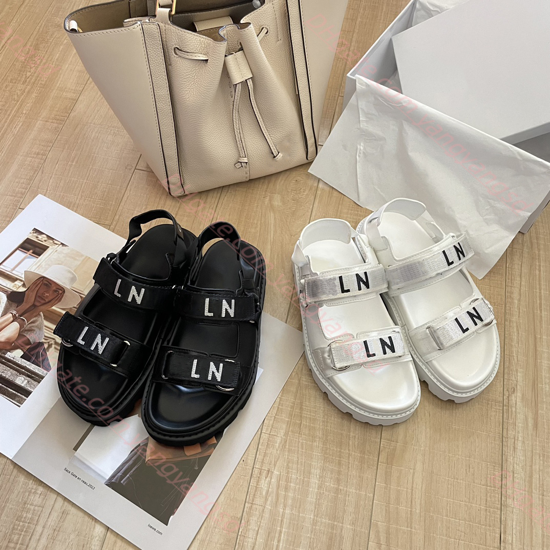 fashion Designer Bulky Outdoor slides Calfskin Platform Sandals leisure Women Shoes Slippers lady Slides Summer Beach Indoor Slippers
fashion Designer Bulky Outdoor slides Calfskin Platform Sandals leisure Women Shoes Slippers lady Slides Summer Beach Indoor Slippers