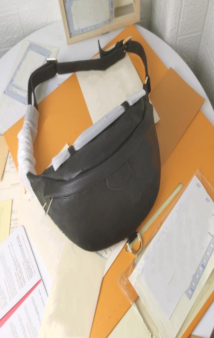 Empreinte Leather Waist Bag Black White Super Quality Flower Imprinted Soft Leathet Classic Fashion Women Street Style Cool Bumbag3592515
Empreinte Leather Waist Bag Black White Super Quality Flower Imprinted Soft Leathet Classic Fashion Women Street Style Cool Bumbag3592515