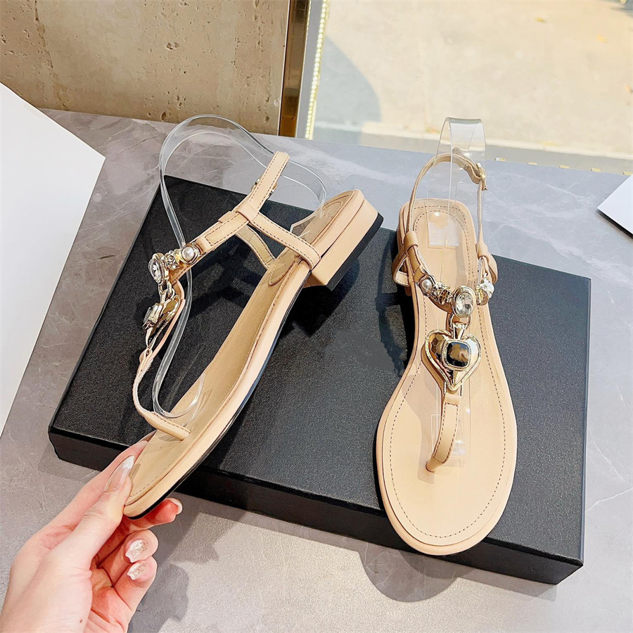 Designer Beach Shoes CC Sandals Women Slippers Leather Flip-Flops Fashion Outdoor Slide Woman Summer Shoe b13
Designer Beach Shoes CC Sandals Women Slippers Leather Flip-Flops Fashion Outdoor Slide Woman Summer Shoe b13