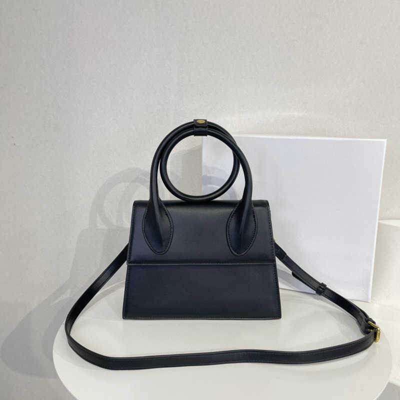 French Ja Same Style Niche Bags New Portable Shoulder Crossbody Women's Bag Underarm Bag, 25cm
French Ja Same Style Niche Bags New Portable Shoulder Crossbody Women's Bag Underarm Bag, 25cm