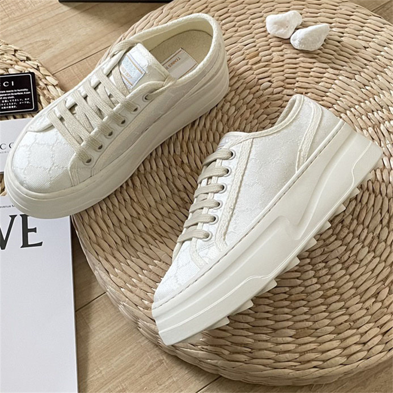 Fashion Designer 1977 Canvas Shoes For Woman Luxury Brand Sport Trainers Lace-Up Flatform Sneakers Womens Running G Shoe 35-40, Black
Fashion Designer 1977 Canvas Shoes For Woman Luxury Brand Sport Trainers Lace-Up Flatform Sneakers Womens Running G Shoe 35-40, Black