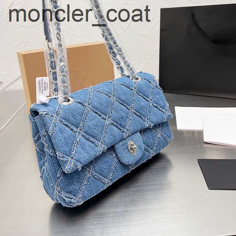 Shoulder Bags Channel Flap Bag Vintage CC Handbag Bag Dark Blue Denim Silver Chain Hardware Shoulder Straps Designer Women Luxury Bag 25cm, Blue-denim-25cm
Shoulder Bags Channel Flap Bag Vintage CC Handbag Bag Dark Blue Denim Silver Chain Hardware Shoulder Straps Designer Women Luxury Bag 25cm, Blue-denim-25cm