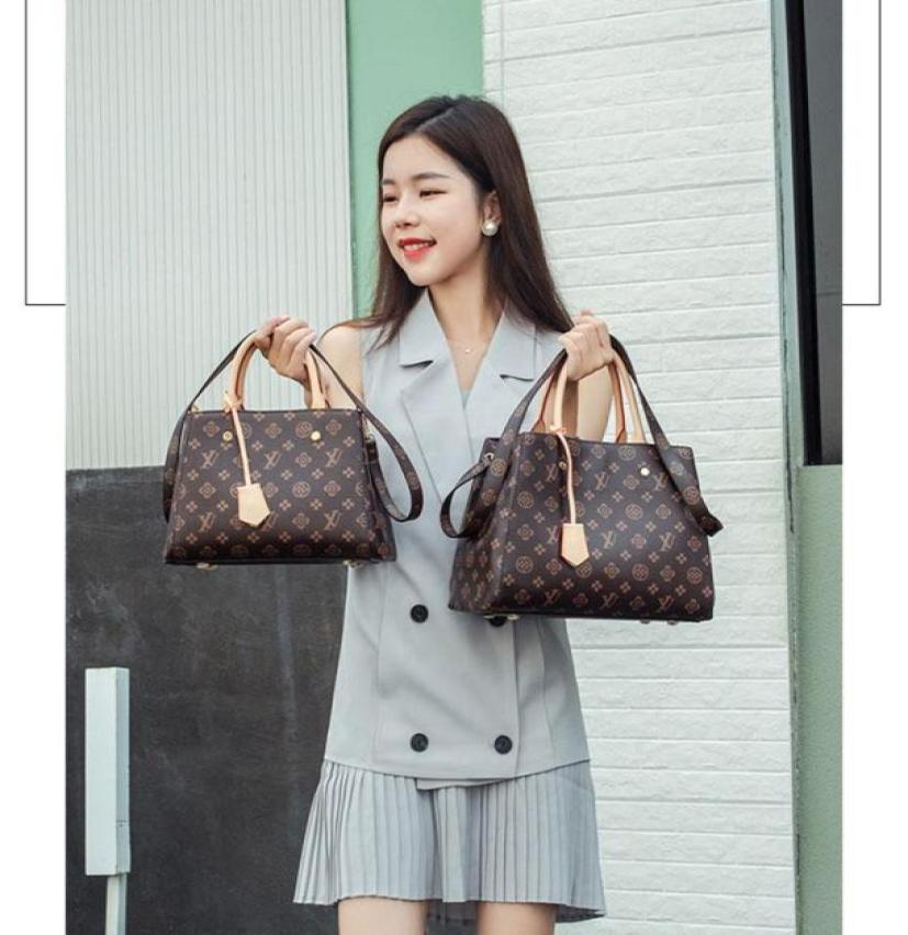 Designers Embossing Leather Handbags High Quality Shoulder Bags Luxury Women Totes Brand Classic Flower Purses Crossbody Evening B6422631, Black
Designers Embossing Leather Handbags High Quality Shoulder Bags Luxury Women Totes Brand Classic Flower Purses Crossbody Evening B6422631, Black